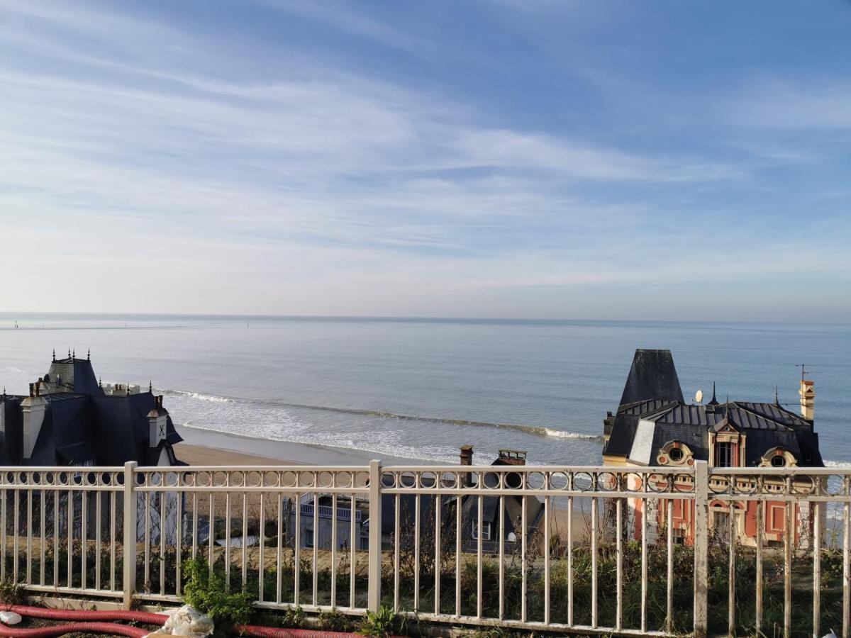 Les Pieds Dans L'Eau Trouville-sur-Mer Exterior foto
